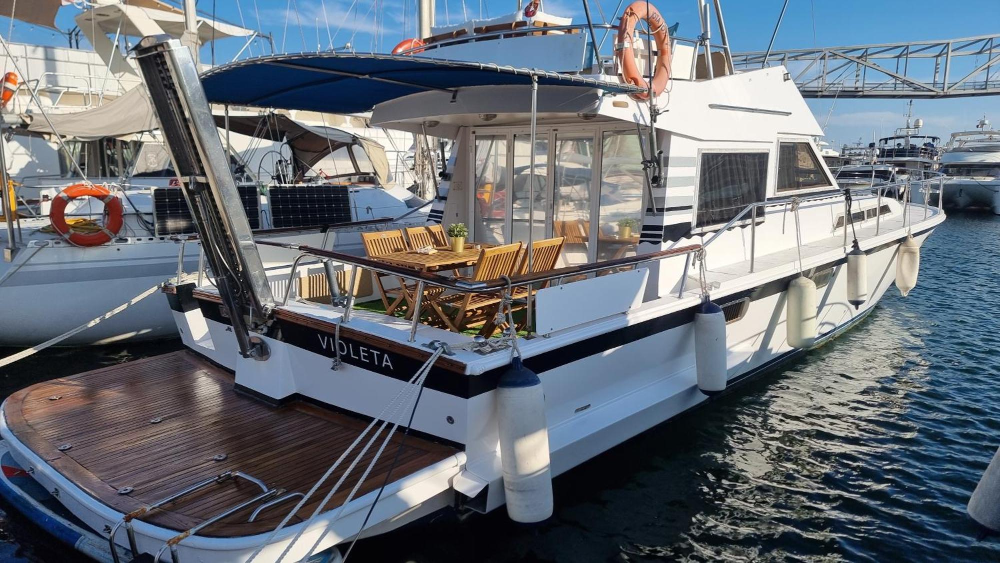 Hotel Beautiful And Comfy Boat In Barcelona With Boat Tour Option Exterior foto